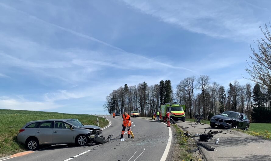 Schwerer Verkehrsunfall in Mettmenstetten – Rega im Einsatz